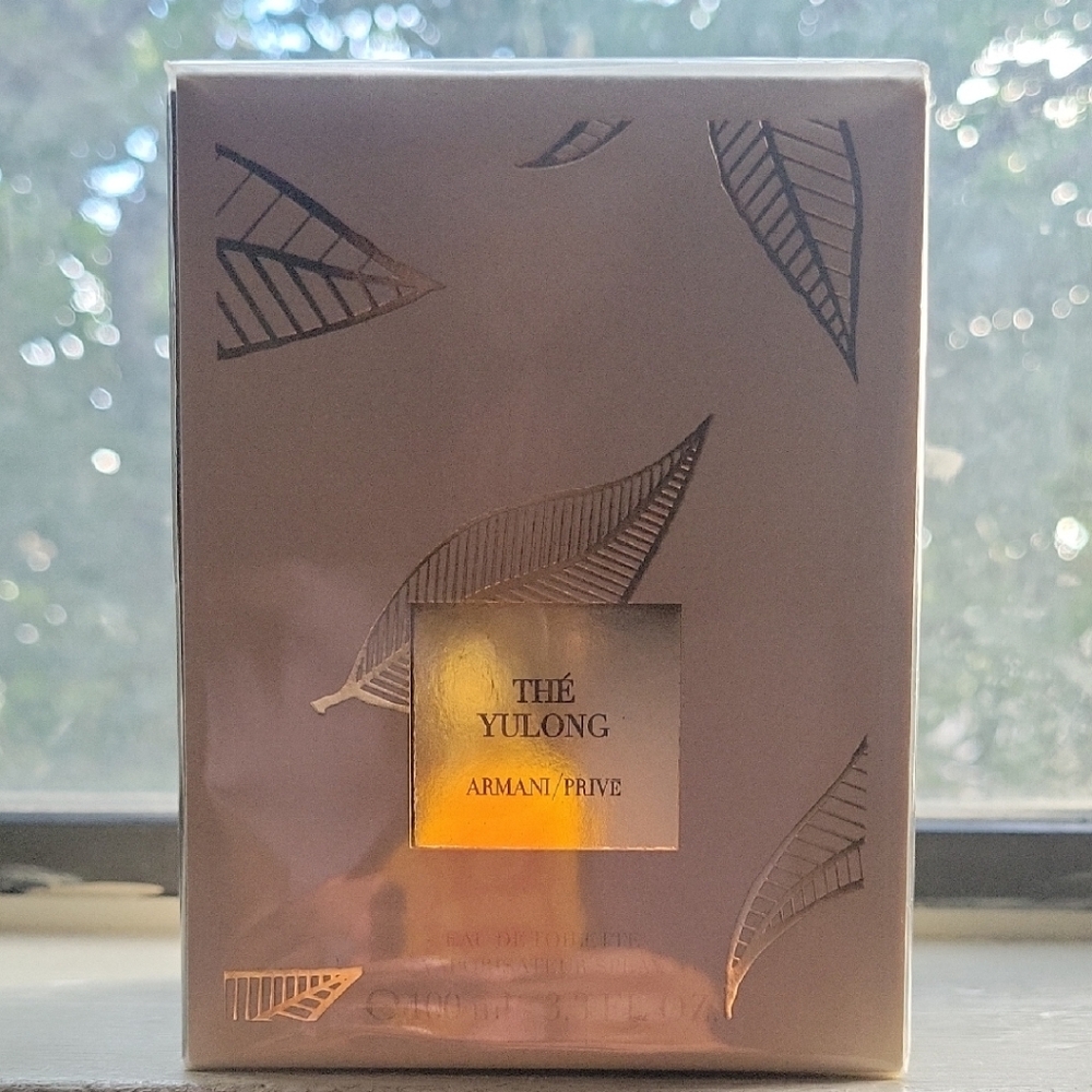 Giorgio Armani Thé Yulong Box - Pale Pink with Gold Accents